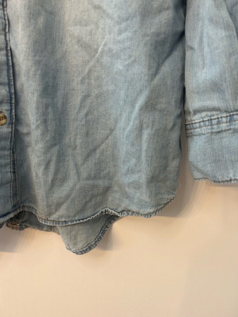 *NWOT* Sofia by Sofia Vergara Women's Oversized Denim Boyfriend Shirt, Small - Picture 8 of 14
